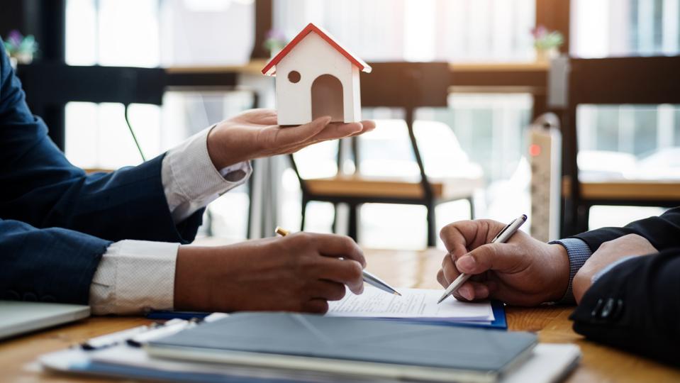 The Significance of Property Advocates in Ensuring Fair Property Deals